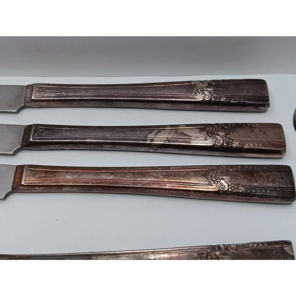 WM. A. Rogers Oneida LTD Artistic Pattern 1940 Partial Set